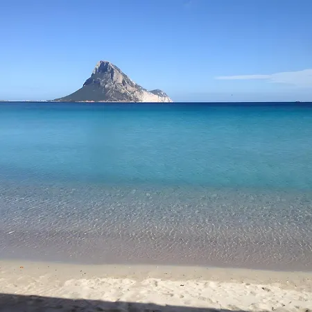 Daire Tavolara Vista Mare Porto San Paolo (Sardinia)